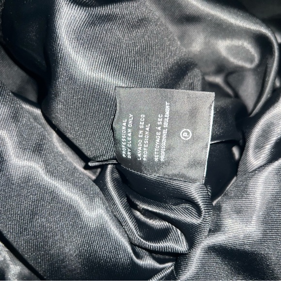 Dress coat. - Picture 7 of 7